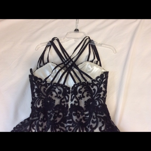 Size5/6 beaded prom dress new without tag - Picture 2 of 3